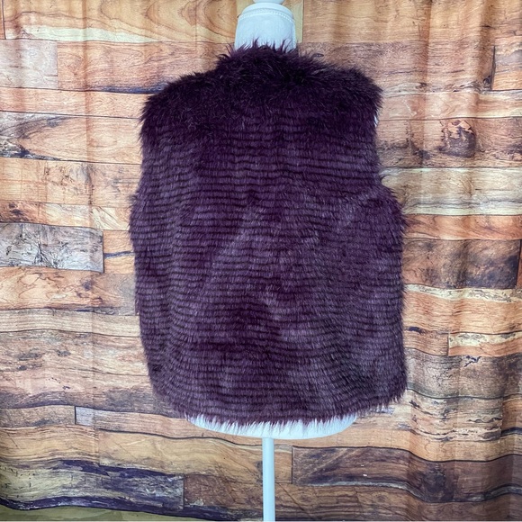 WD.NY Purple Faux Fur Nest - Picture 4 of 9